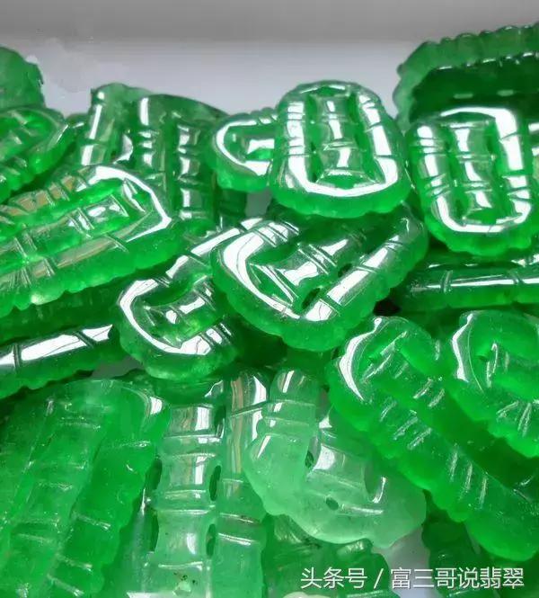 翡翠的特点与鉴定超能力鉴定翡翠知识-第2张图片-翡翠网 翡翠的特点与鉴定超能力鉴定翡翠知识-第2张图片-翡翠网