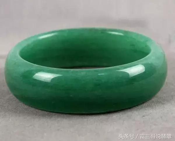 翡翠的特点与鉴定超能力鉴定翡翠知识-第7张图片-翡翠网 翡翠的特点与鉴定超能力鉴定翡翠知识-第7张图片-翡翠网