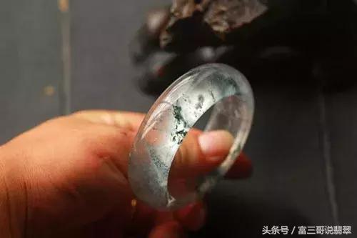 翡翠的特点与鉴定超能力鉴定翡翠知识-第8张图片-翡翠网 翡翠的特点与鉴定超能力鉴定翡翠知识-第8张图片-翡翠网