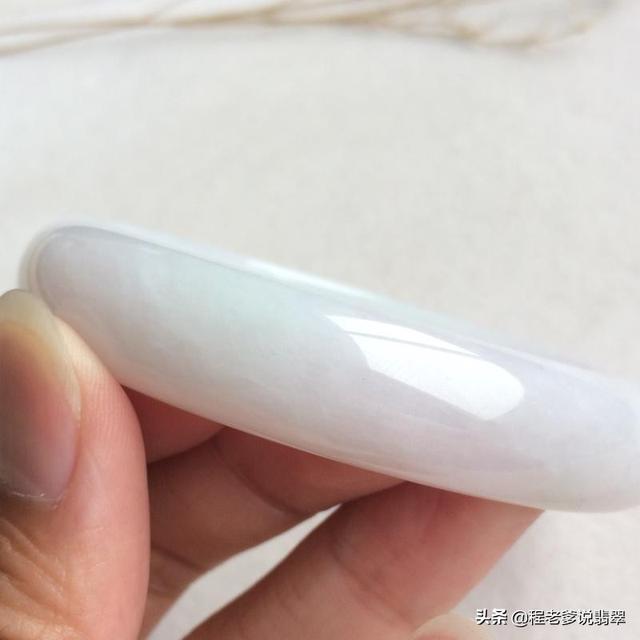 100万左右冰种翡翠手镯白色冰种翡翠手镯价格-第1张图片-翡翠网 100万左右冰种翡翠手镯白色冰种翡翠手镯价格-第1张图片-翡翠网