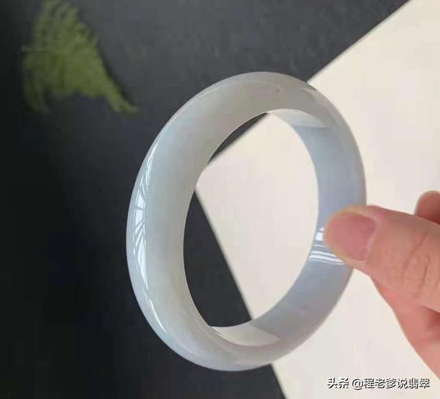 100万左右冰种翡翠手镯白色冰种翡翠手镯价格-第2张图片-翡翠网 100万左右冰种翡翠手镯白色冰种翡翠手镯价格-第2张图片-翡翠网