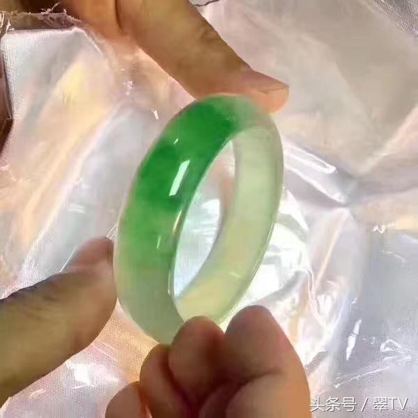 揭阳公盘翡翠知识,中国翡翠公盘时间-第31张图片-翡翠网 揭阳公盘翡翠知识,中国翡翠公盘时间-第31张图片-翡翠网