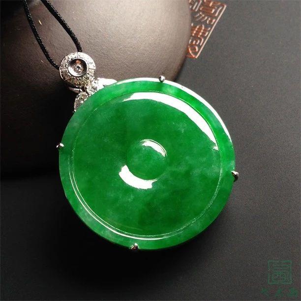 翡翠饰品价格影响因素,天然翡翠的价格-第4张图片-翡翠网 翡翠饰品价格影响因素,天然翡翠的价格-第4张图片-翡翠网