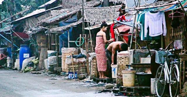 沙拉翡翠原石图片,玉石翡翠原石-第5张图片-翡翠网 沙拉翡翠原石图片,玉石翡翠原石-第5张图片-翡翠网