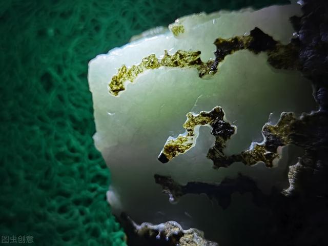 沙拉翡翠原石图片,玉石翡翠原石-第14张图片-翡翠网 沙拉翡翠原石图片,玉石翡翠原石-第14张图片-翡翠网