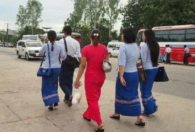 沙拉翡翠原石图片,玉石翡翠原石-第22张图片-翡翠网 沙拉翡翠原石图片,玉石翡翠原石-第22张图片-翡翠网