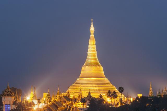 沙拉翡翠原石图片,玉石翡翠原石-第28张图片-翡翠网 沙拉翡翠原石图片,玉石翡翠原石-第28张图片-翡翠网