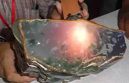 翡翠原石水头怎么看,木那场口的翡翠什么特征-第11张图片-翡翠网