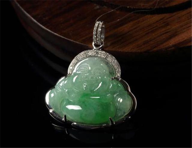 女的戴翡翠适合戴什么翡翠手镯寓意和好处-第3张图片-翡翠网 女的戴翡翠适合戴什么翡翠手镯寓意和好处-第3张图片-翡翠网