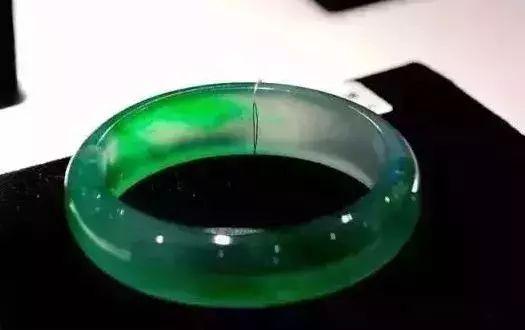 金丝种翡翠戒指的价格冰种金丝翡翠价格-第7张图片-翡翠网 金丝种翡翠戒指的价格冰种金丝翡翠价格-第7张图片-翡翠网