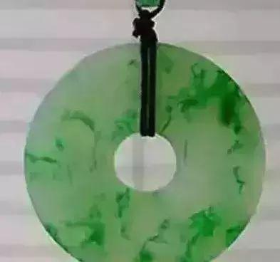 金丝种翡翠戒指的价格冰种金丝翡翠价格-第19张图片-翡翠网 金丝种翡翠戒指的价格冰种金丝翡翠价格-第19张图片-翡翠网