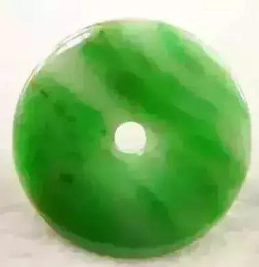 金丝种翡翠戒指的价格冰种金丝翡翠价格-第21张图片-翡翠网 金丝种翡翠戒指的价格冰种金丝翡翠价格-第21张图片-翡翠网