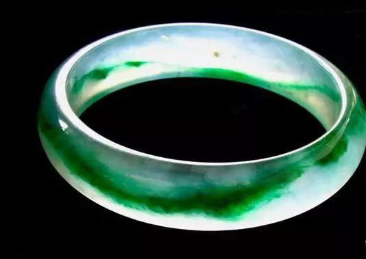 金丝种翡翠戒指的价格冰种金丝翡翠价格-第28张图片-翡翠网 金丝种翡翠戒指的价格冰种金丝翡翠价格-第28张图片-翡翠网