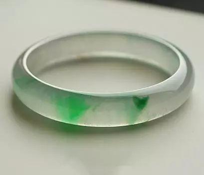 金丝种翡翠戒指的价格冰种金丝翡翠价格-第37张图片-翡翠网 金丝种翡翠戒指的价格冰种金丝翡翠价格-第37张图片-翡翠网