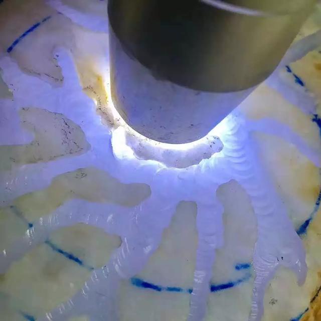 冰种阳绿翡翠手镯图片高冰种绿翡翠手镯-第5张图片-翡翠网 冰种阳绿翡翠手镯图片高冰种绿翡翠手镯-第5张图片-翡翠网