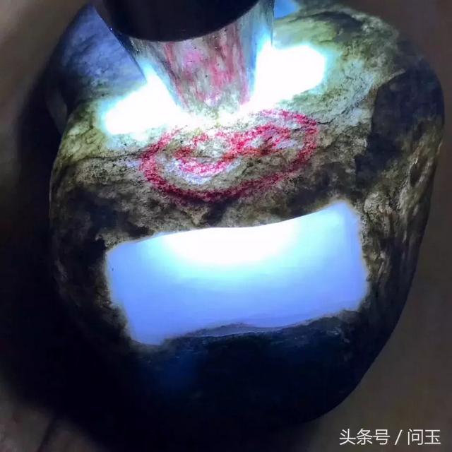 玻璃种翡翠原石价格,冰种翡翠原石-第12张图片-翡翠网 玻璃种翡翠原石价格,冰种翡翠原石-第12张图片-翡翠网