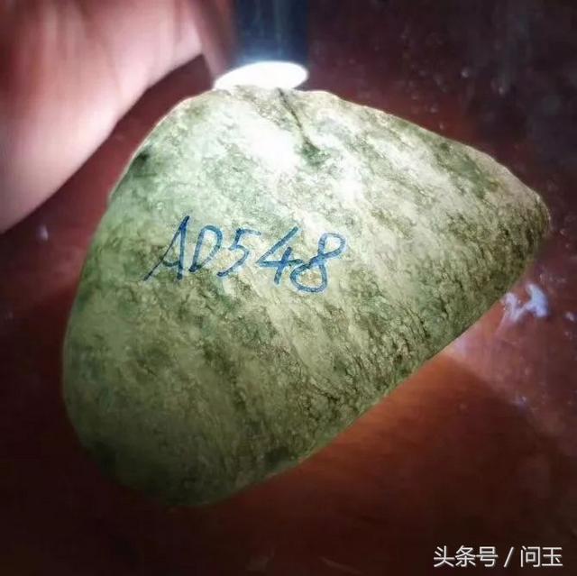 玻璃种翡翠原石价格,冰种翡翠原石-第13张图片-翡翠网 玻璃种翡翠原石价格,冰种翡翠原石-第13张图片-翡翠网