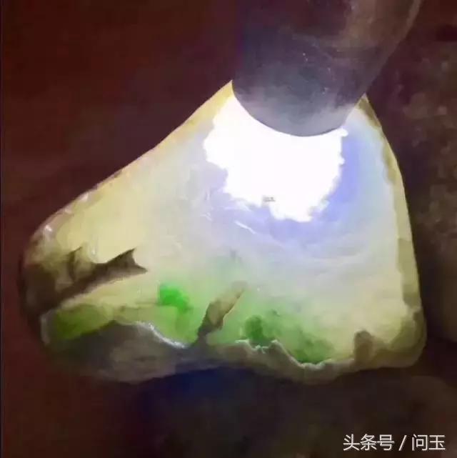 玻璃种翡翠原石价格,冰种翡翠原石-第14张图片-翡翠网 玻璃种翡翠原石价格,冰种翡翠原石-第14张图片-翡翠网