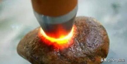 翡翠原石敞口,翡翠原石敞口翡翠玉石-第11张图片-翡翠网 翡翠原石敞口,翡翠原石敞口翡翠玉石-第11张图片-翡翠网