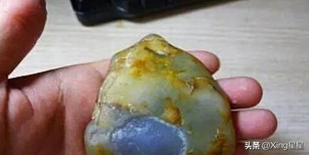 翡翠原石敞口,翡翠原石敞口翡翠玉石-第14张图片-翡翠网 翡翠原石敞口,翡翠原石敞口翡翠玉石-第14张图片-翡翠网