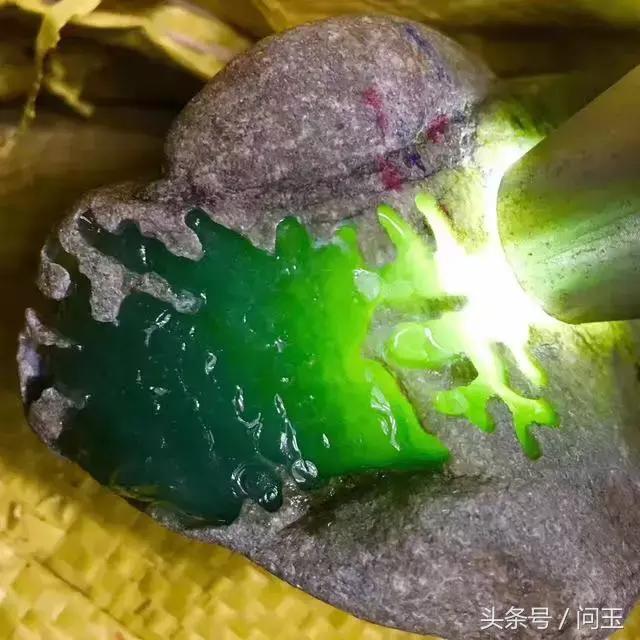 翡翠原石估算方法翡翠原石技巧-第3张图片-翡翠网 翡翠原石估算方法翡翠原石技巧-第3张图片-翡翠网