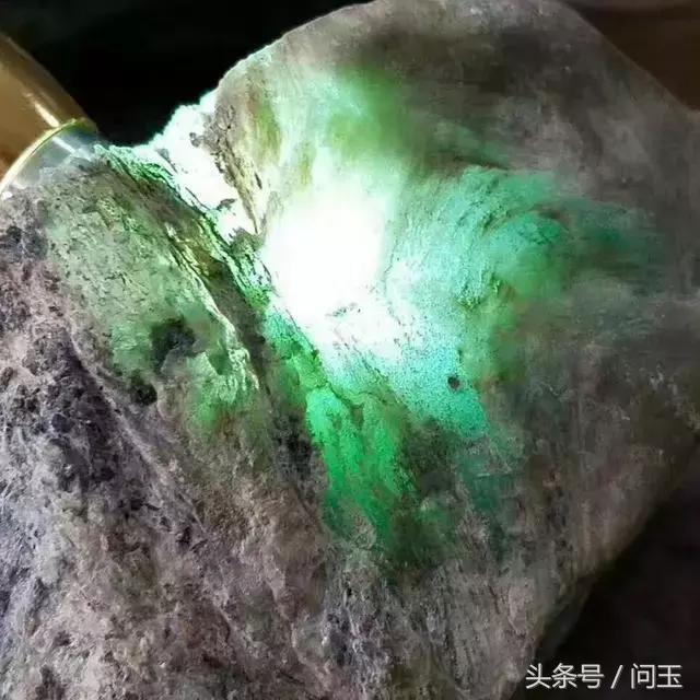 翡翠原石估算方法翡翠原石技巧-第9张图片-翡翠网 翡翠原石估算方法翡翠原石技巧-第9张图片-翡翠网