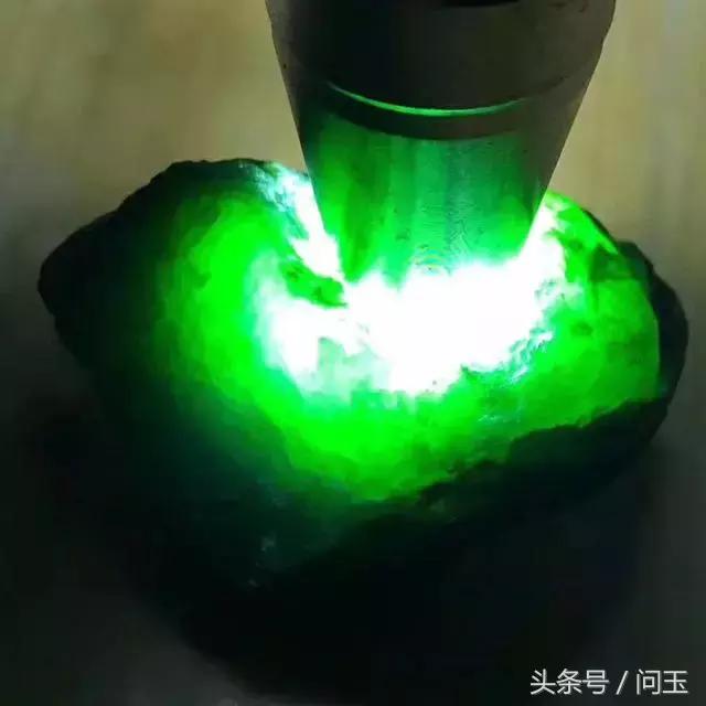 翡翠原石估算方法翡翠原石技巧-第10张图片-翡翠网 翡翠原石估算方法翡翠原石技巧-第10张图片-翡翠网