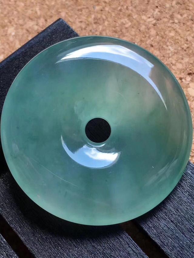 蓝水翡翠大部分时候是绿翡翠知识讲堂蓝水-第1张图片-翡翠网 蓝水翡翠大部分时候是绿翡翠知识讲堂蓝水-第1张图片-翡翠网