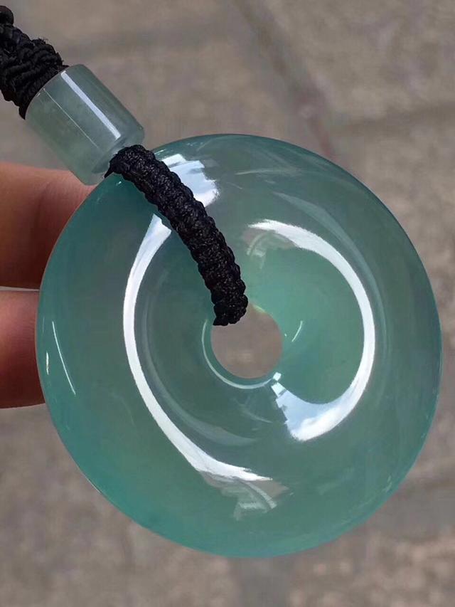 蓝水翡翠大部分时候是绿翡翠知识讲堂蓝水-第3张图片-翡翠网 蓝水翡翠大部分时候是绿翡翠知识讲堂蓝水-第3张图片-翡翠网