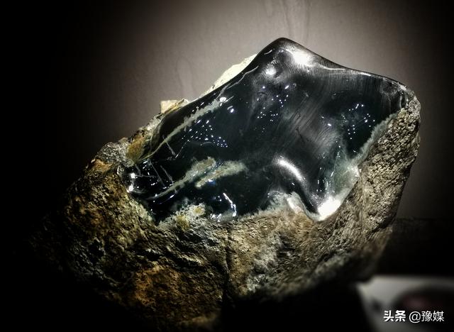 郑州翡翠原石,买了一个翡翠原石怎么办-第4张图片-翡翠网 郑州翡翠原石,买了一个翡翠原石怎么办-第4张图片-翡翠网