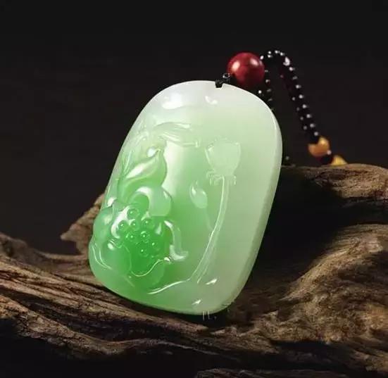 翠绿色的翡翠价格表翡翠香烟价格表-第14张图片-翡翠网 翠绿色的翡翠价格表翡翠香烟价格表-第14张图片-翡翠网