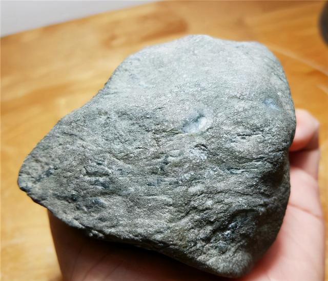 灰皮翡翠原石是什么场口,吉林底灰的翡翠原石-第8张图片-翡翠网