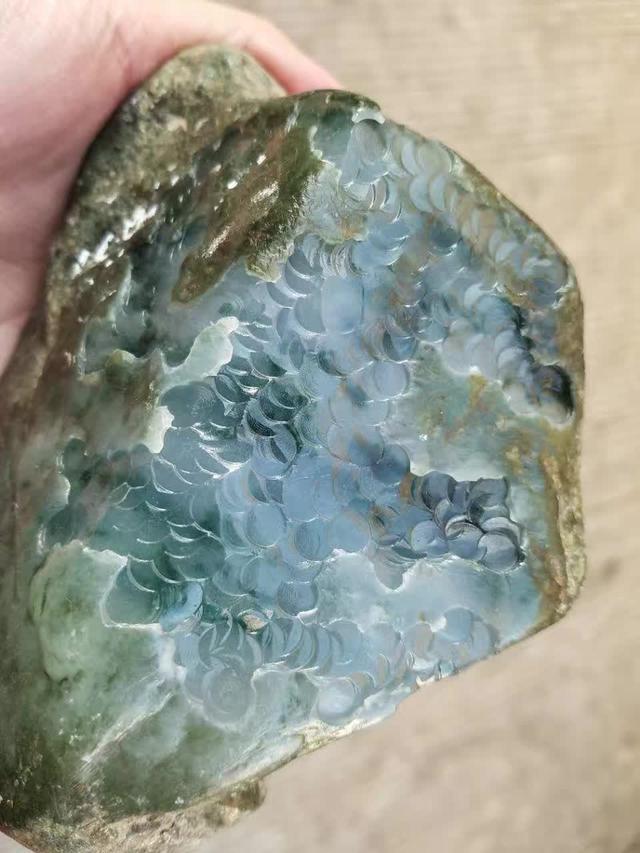 高冰种翡翠介绍,冰种翡翠原石长什么样-第4张图片-翡翠网