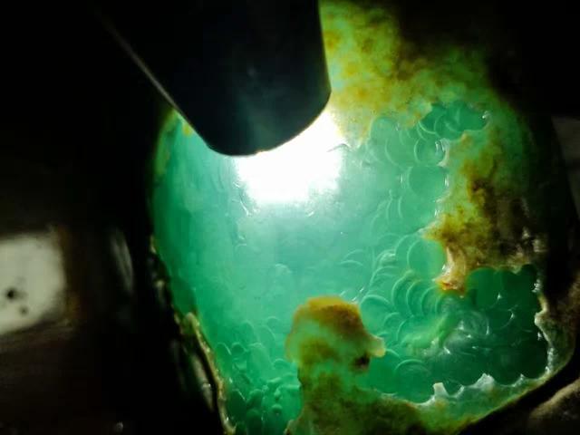 高冰种翡翠介绍,冰种翡翠原石长什么样-第6张图片-翡翠网