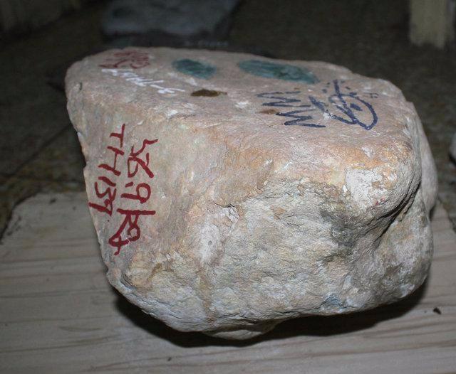 缅甸哪里盛产翡翠原石缅甸翡翠原石产地-第9张图片-翡翠网 缅甸哪里盛产翡翠原石缅甸翡翠原石产地-第9张图片-翡翠网