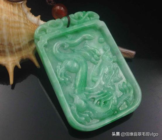 白底青翡翠可以收吗白底青翡翠哪种价格高-第5张图片-翡翠网 白底青翡翠可以收吗白底青翡翠哪种价格高-第5张图片-翡翠网