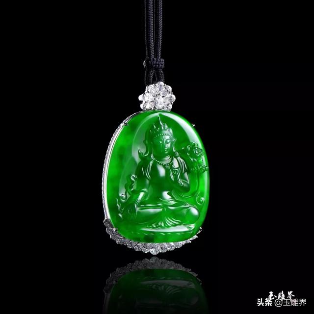 高端翡翠手镯巧雕图片翡翠手镯心雕刻图片-第11张图片-翡翠网 高端翡翠手镯巧雕图片翡翠手镯心雕刻图片-第11张图片-翡翠网