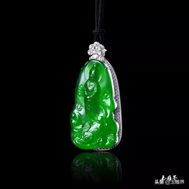 高端翡翠手镯巧雕图片翡翠手镯心雕刻图片-第16张图片-翡翠网 高端翡翠手镯巧雕图片翡翠手镯心雕刻图片-第16张图片-翡翠网