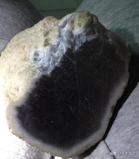 翡翠十大场口原石特点翡翠原石八大场口知识-第18张图片-翡翠网 翡翠十大场口原石特点翡翠原石八大场口知识-第18张图片-翡翠网