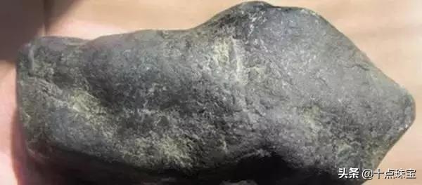 翡翠十大场口原石特点翡翠原石八大场口知识-第33张图片-翡翠网 翡翠十大场口原石特点翡翠原石八大场口知识-第33张图片-翡翠网