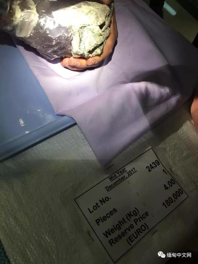 缅甸翡翠原石图片缅甸翡翠原石矿区的十大名坑-第1张图片-翡翠网 缅甸翡翠原石图片缅甸翡翠原石矿区的十大名坑-第1张图片-翡翠网