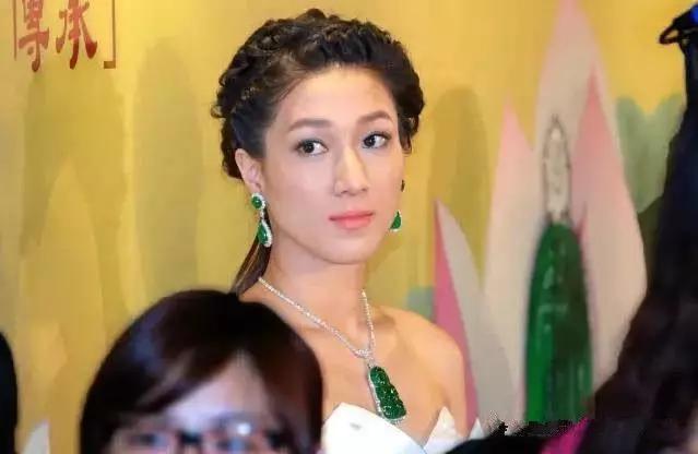 满绿翡翠观音价格,玻璃种手镯一般什么价-第3张图片-翡翠网