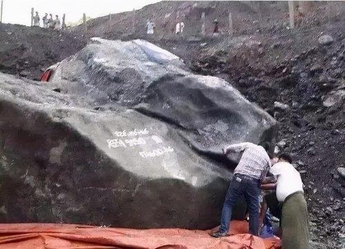翡翠原石都是大的吗怎么切翡翠原石-第7张图片-翡翠网