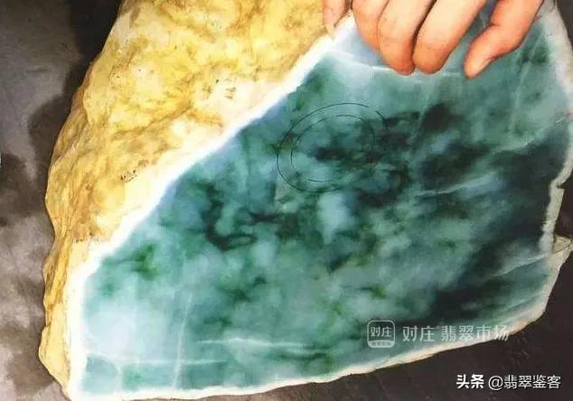 翡翠牛血雾知识点翡翠雾化是什么样的-第1张图片-翡翠网 翡翠牛血雾知识点翡翠雾化是什么样的-第1张图片-翡翠网