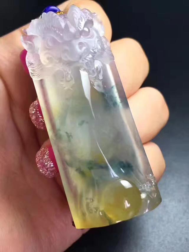 清代飘花翡翠翎管价格,清代仿老翡翠翎管的特点-第5张图片-翡翠网 清代飘花翡翠翎管价格,清代仿老翡翠翎管的特点-第5张图片-翡翠网