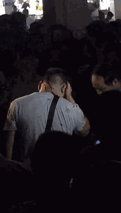 翡翠原石黑石头图片翡翠早市原石图片-第1张图片-翡翠网 翡翠原石黑石头图片翡翠早市原石图片-第1张图片-翡翠网