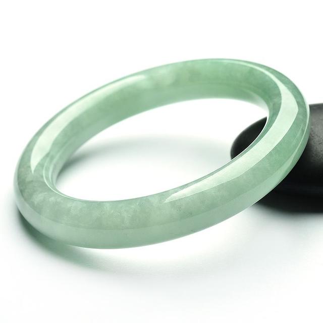 豆种翡翠价格,一个豆种翡翠手镯市场价多少-第5张图片-翡翠网