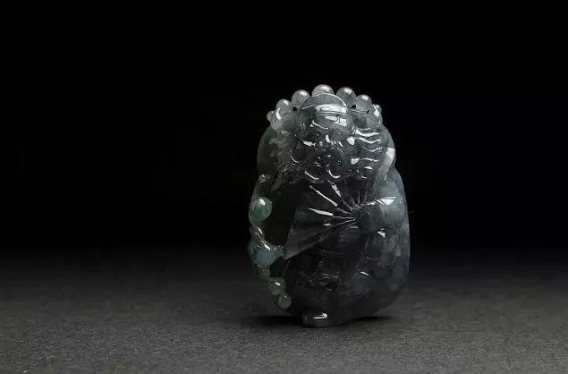 乌鸡翡翠手镯芯乌鸡种翡翠好吗-第17张图片-翡翠网 乌鸡翡翠手镯芯乌鸡种翡翠好吗-第17张图片-翡翠网