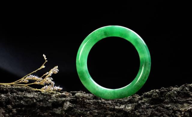 翡翠小知识一般如何分类玉石翡翠知识-第28张图片-翡翠网 翡翠小知识一般如何分类玉石翡翠知识-第28张图片-翡翠网