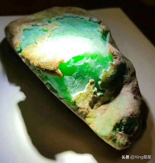 蟾蜍皮售后服务怎样癞蛤蟆皮翡翠原石-第9张图片-翡翠网 蟾蜍皮售后服务怎样癞蛤蟆皮翡翠原石-第9张图片-翡翠网